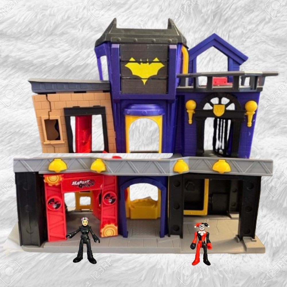 Imaginext DC Super Friends - Batgirl City Exclusive Playset with 2 figures